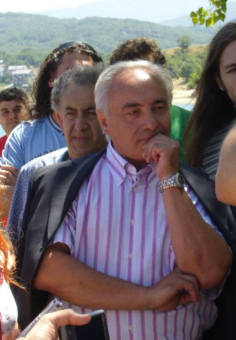 D. Fernando Fern�ndez es actualmente alcalde de A Veiga por el PSOE.