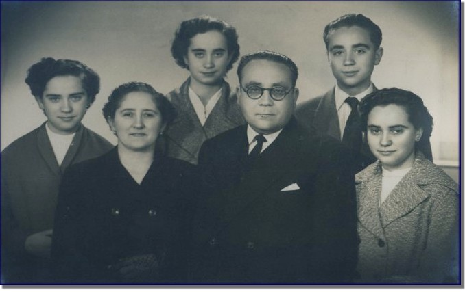 Los padres y los hermanos de D� Rosario Fern�ndez delgado.